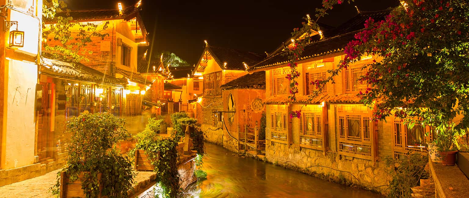 Khám phá cuộc sống về đêm ở Lệ Giang, Trung Quốc
