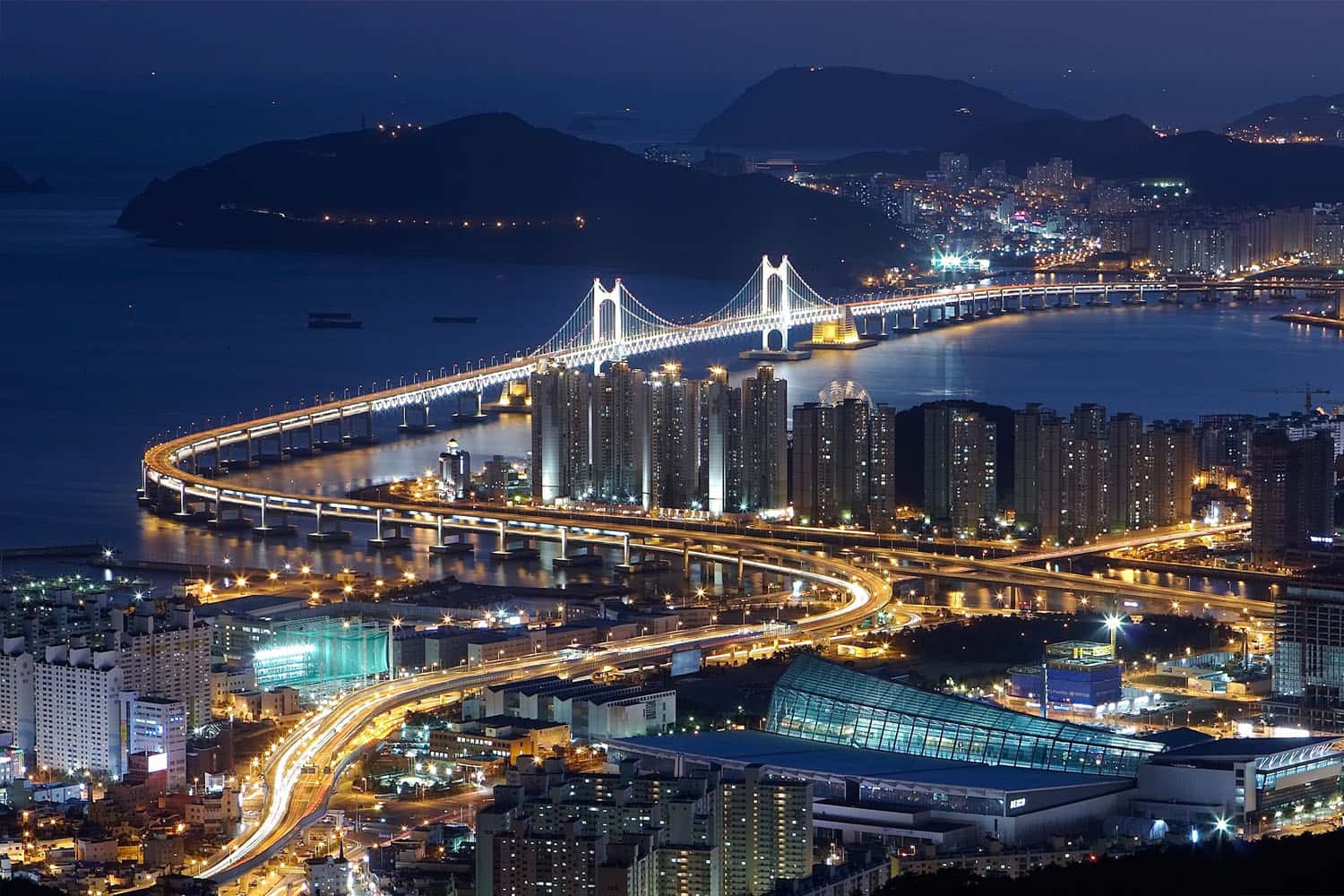 Thành phố biển Busan rộng lớn
