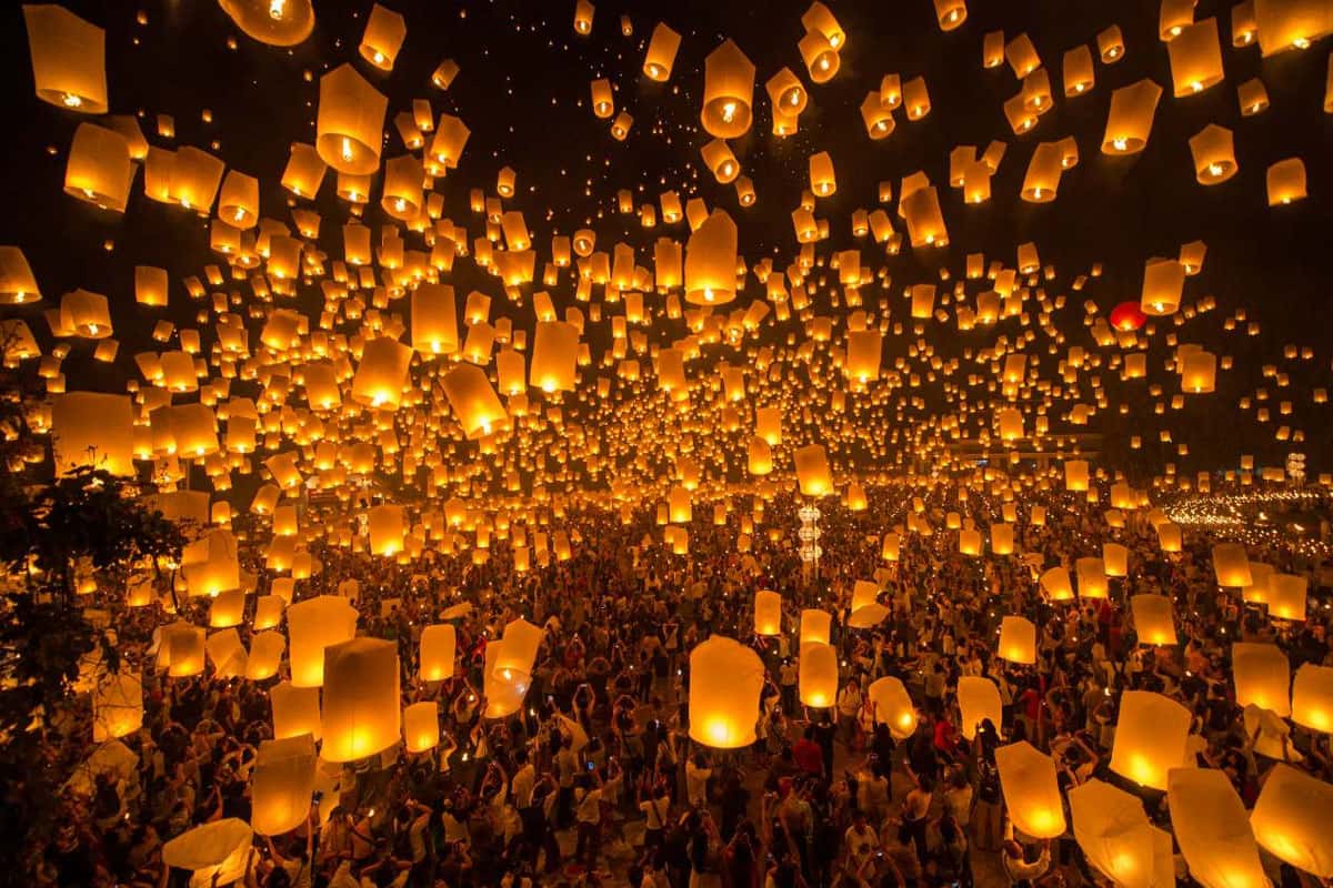 Lễ hội đèn trời độc đáo