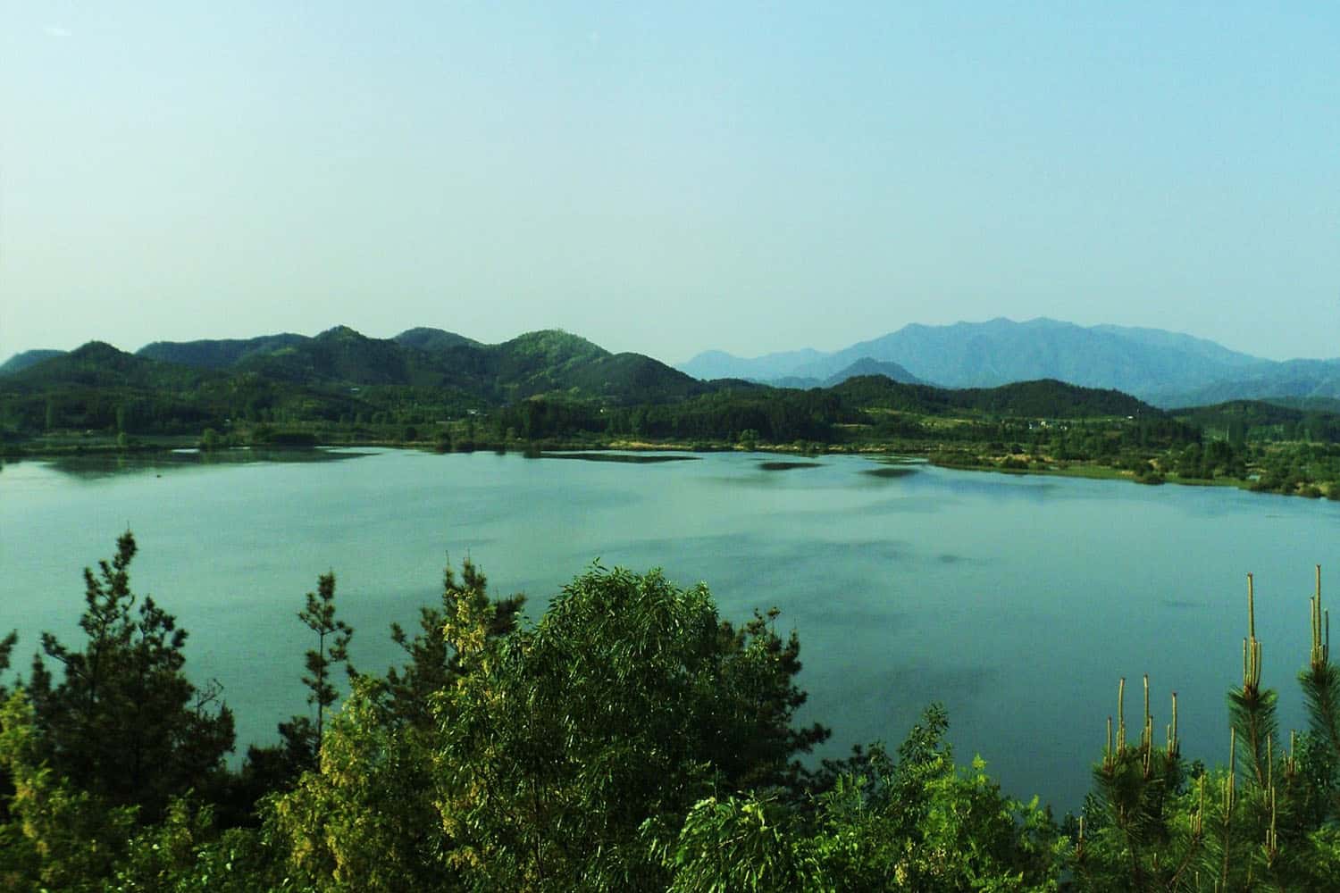 Đầm tự nhiên Upo