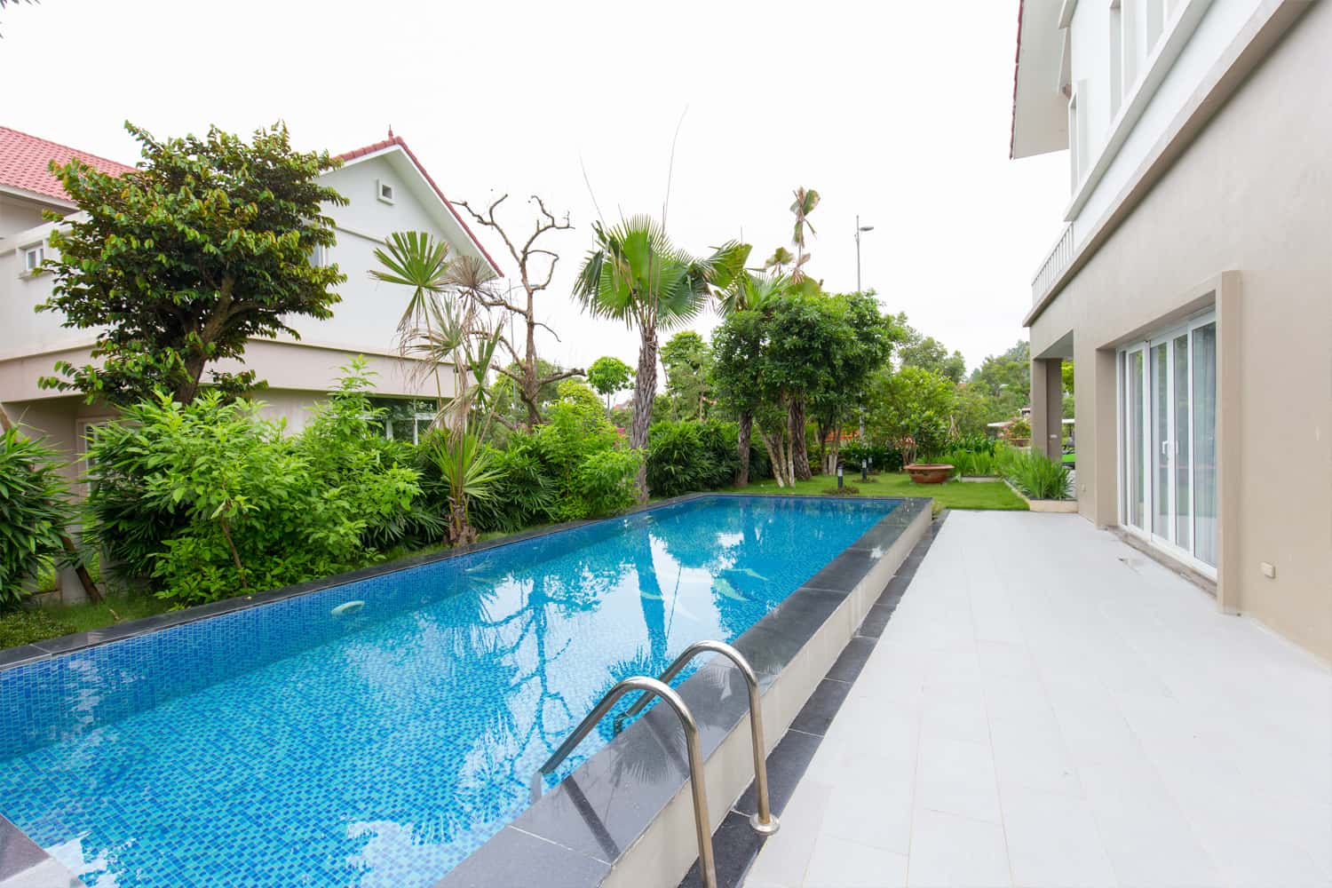 Bể bơi tại Executive Pool