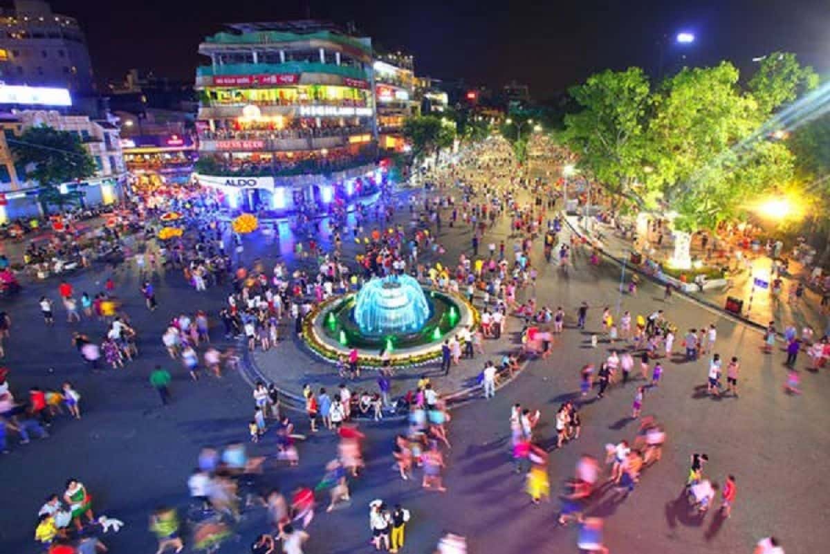 Phố đi bộ Hà Nội