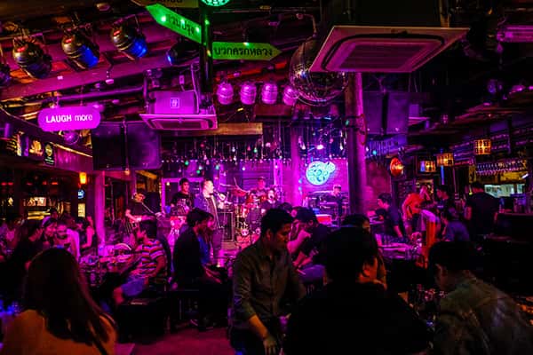 Top 8 quán bar hút khách ở Chiang Mai, Thái Lan
