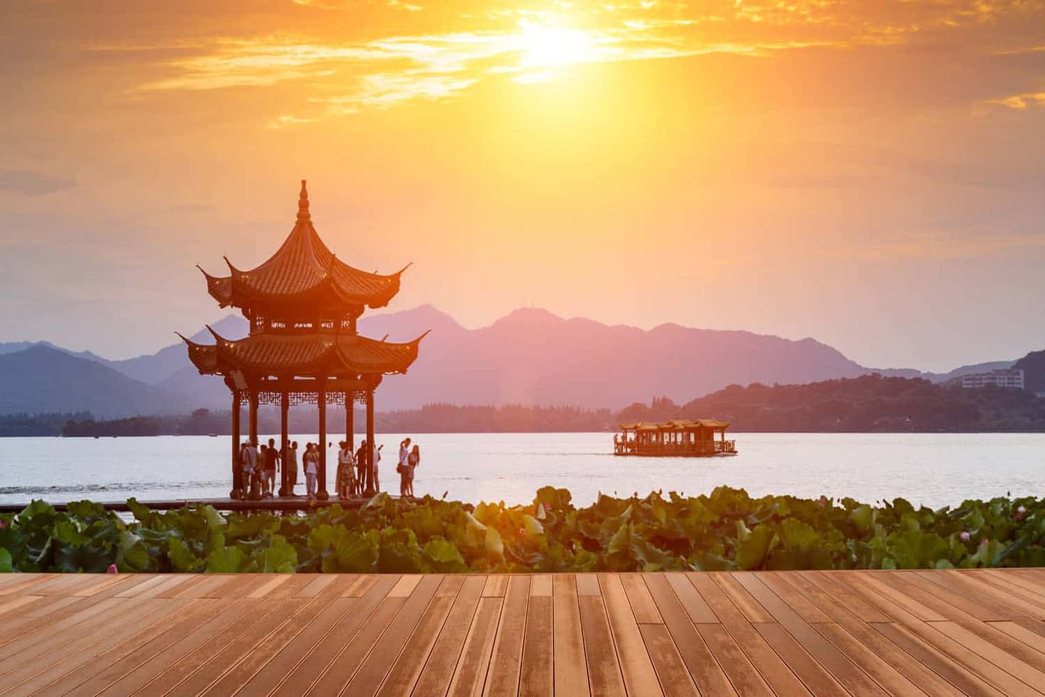 Đi dạo quanh Hồ Tây 