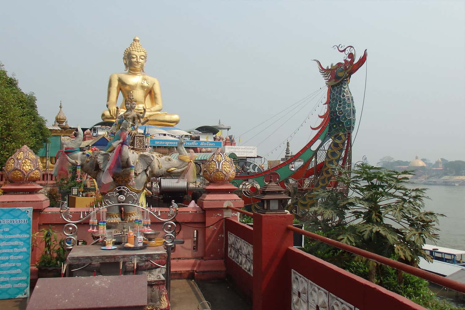 Khu Tam Giác Vàng và phố cổ Chiang Saen