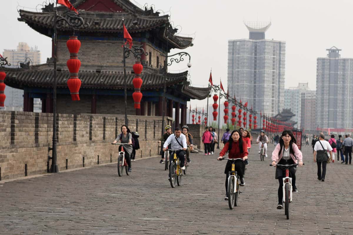  Bạn có thể trải nghiệm City Wall bằng xe đạp