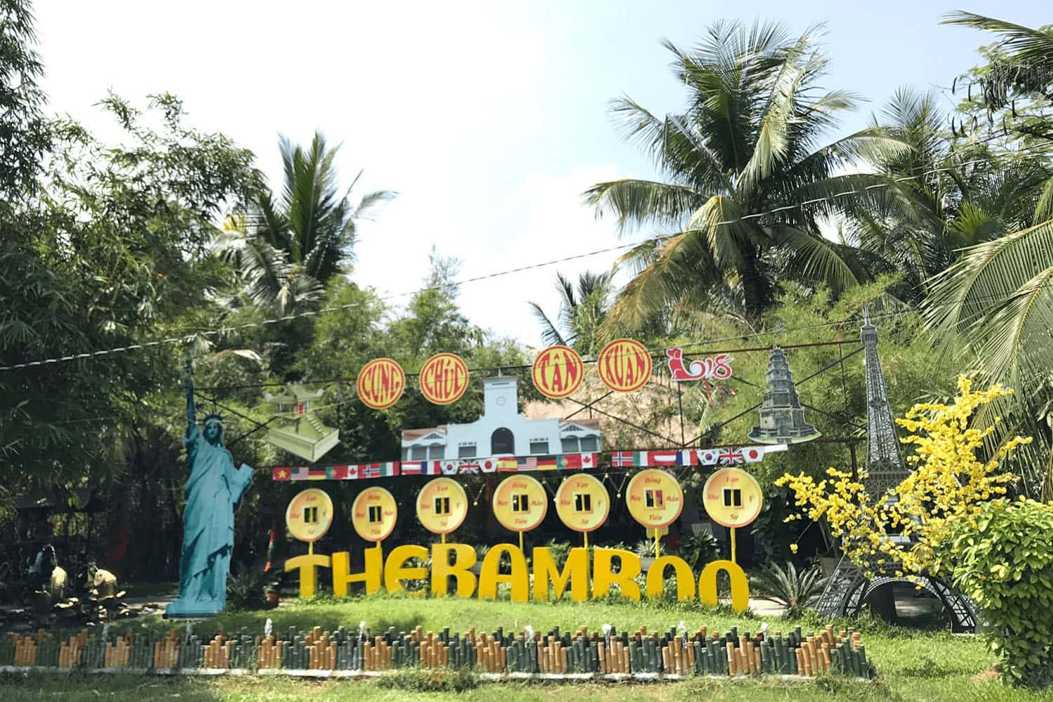 Khu du lịch Làng Tre Việt