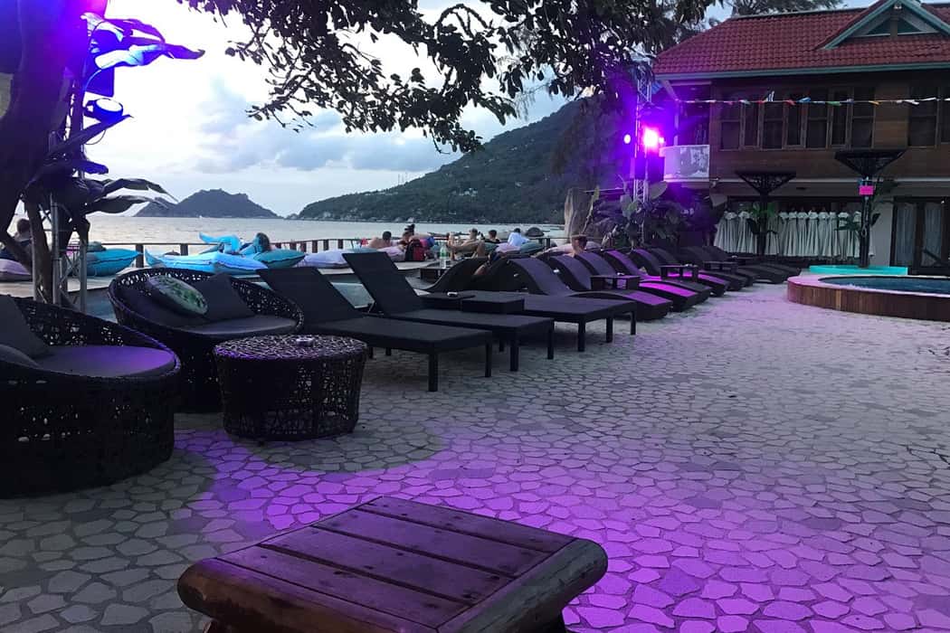 Câu lạc bộ bãi biển AC Bar