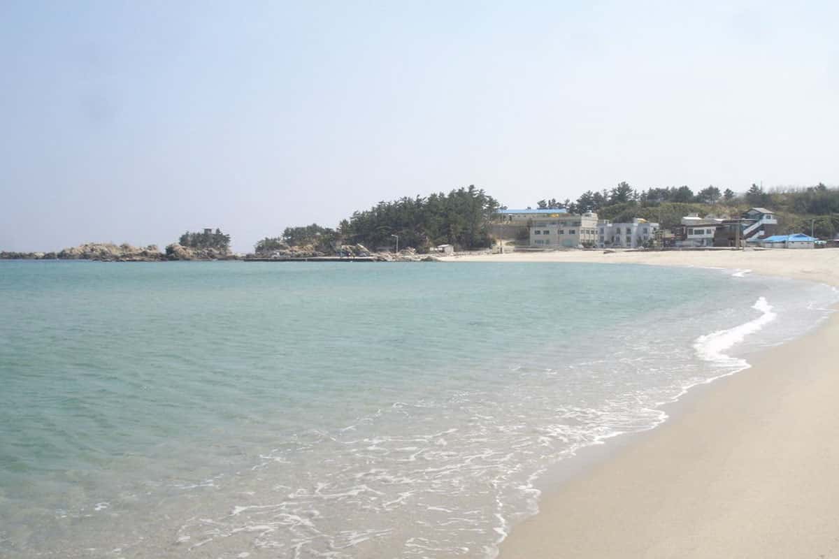 Bãi biển Yonghwa