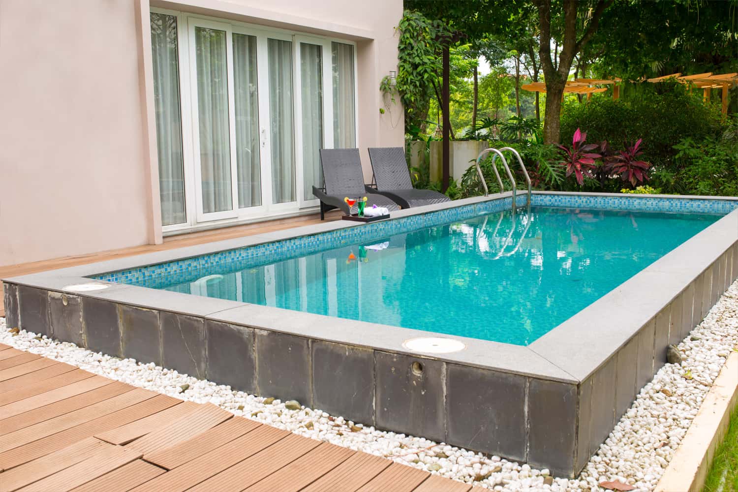 Bể bơi tại Deluxe Garden Pool 