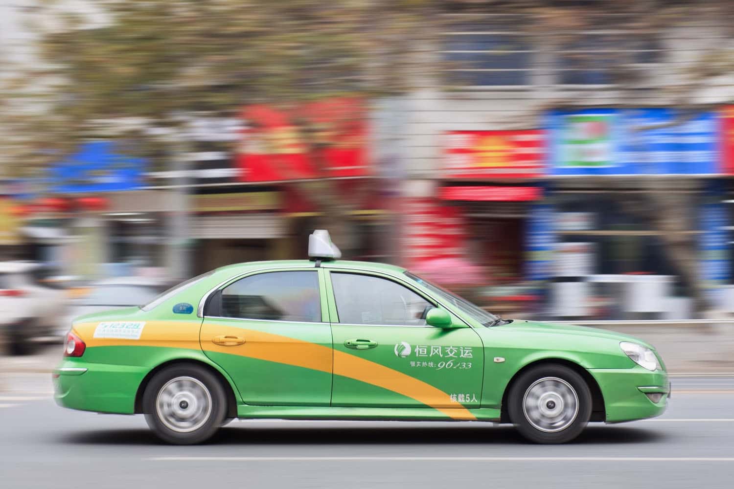 Taxi đen tại trung tâm vận tải Tây An