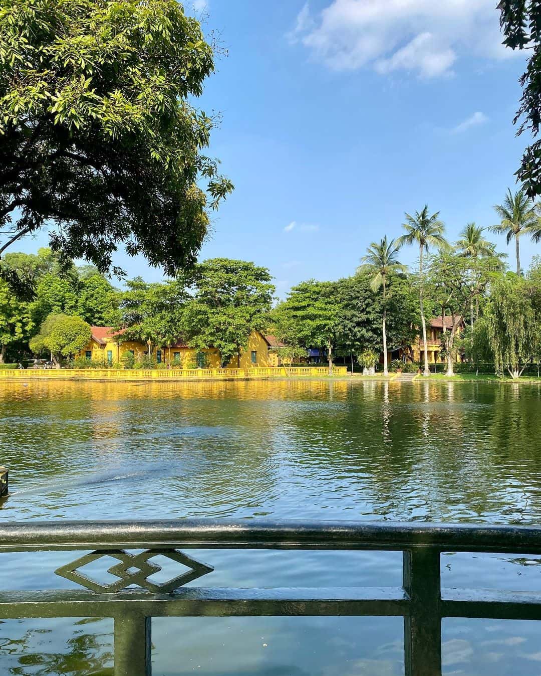 justfly nha san bac ho hanoi