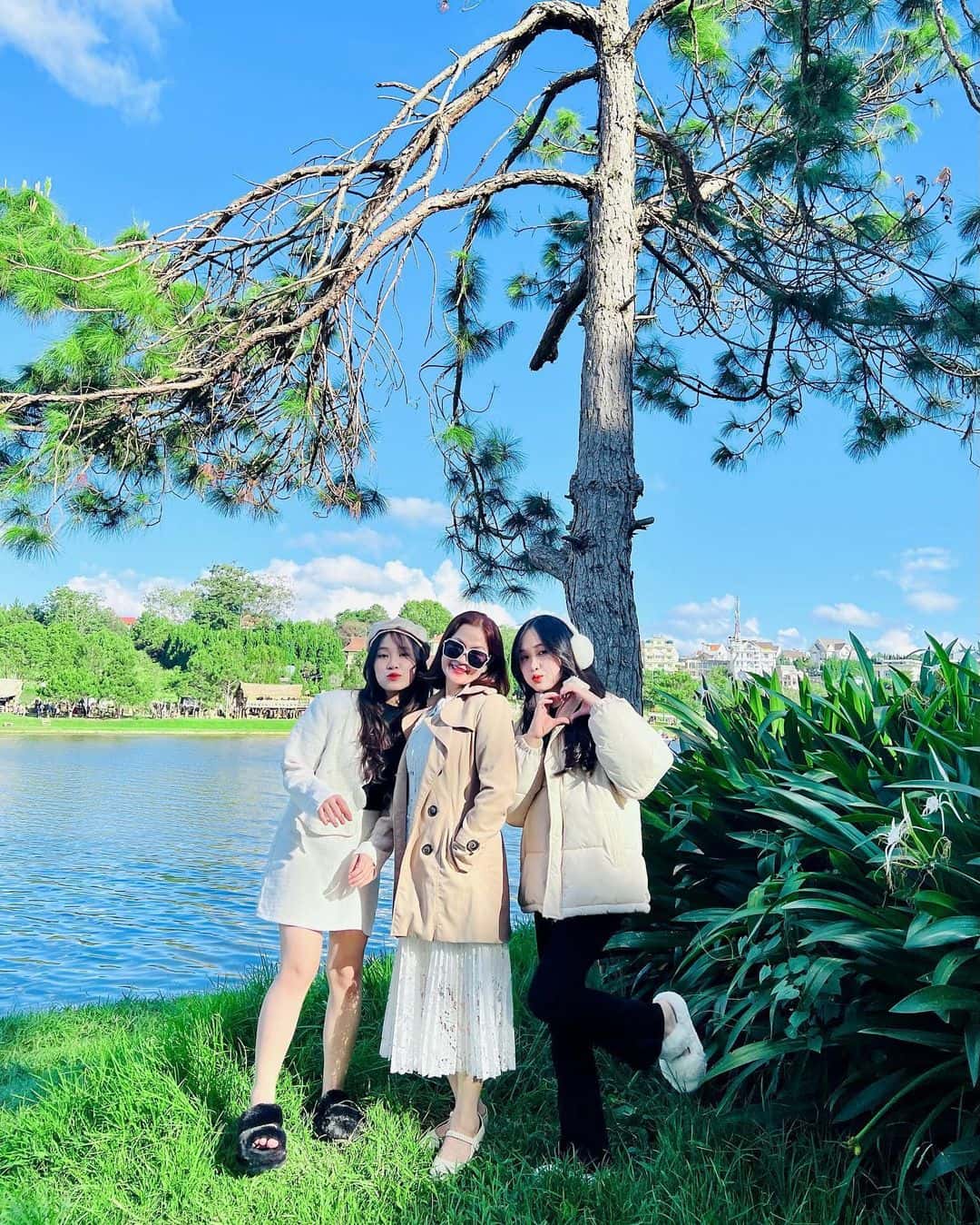 justfly ho xuan huong da lat 