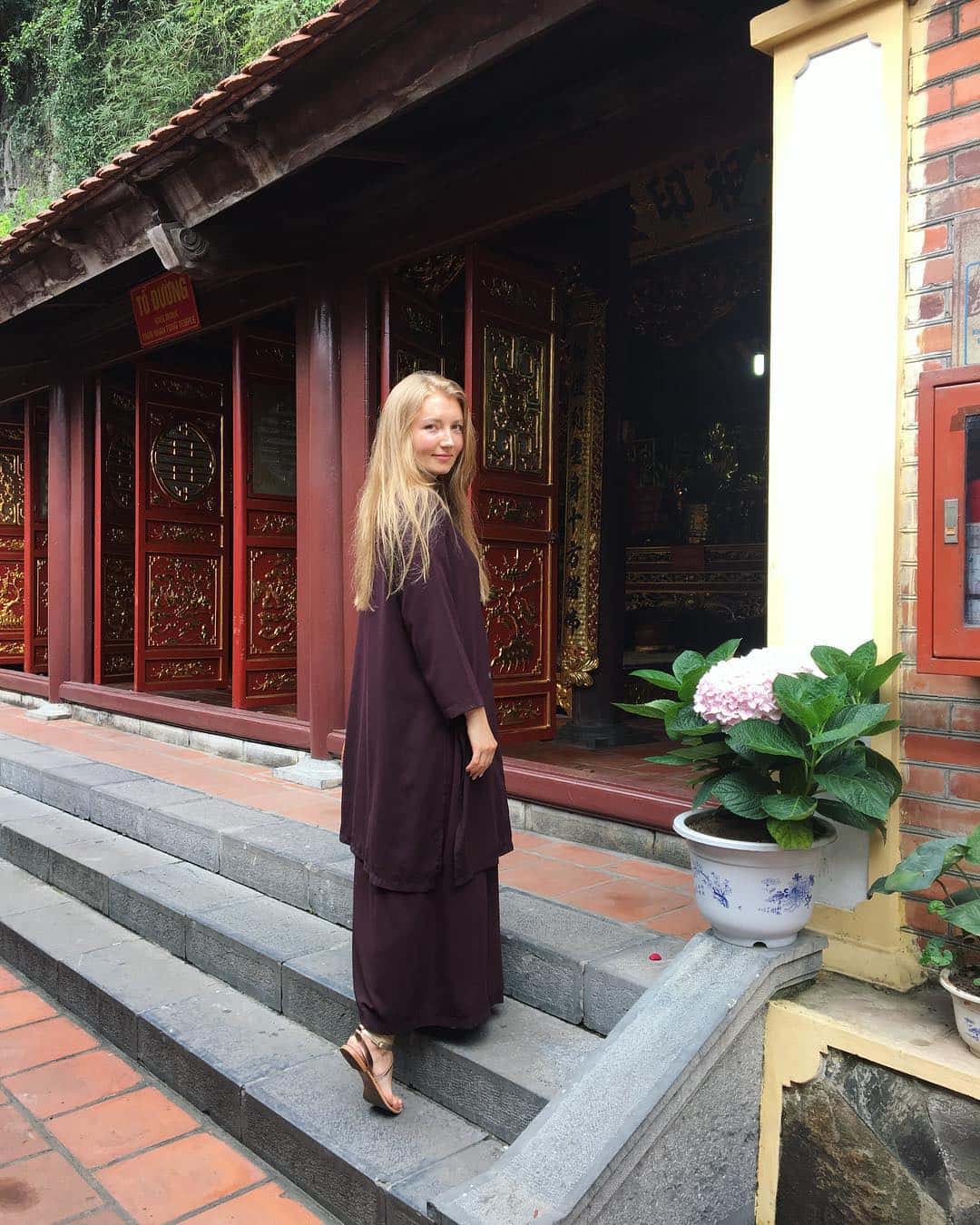 chua long tien dia diem du lich ha long attvdo21