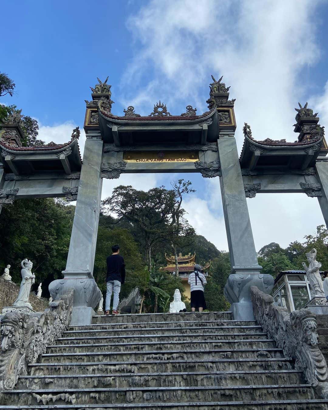 den ba chua thuong ngan tam dao vinh phuc 