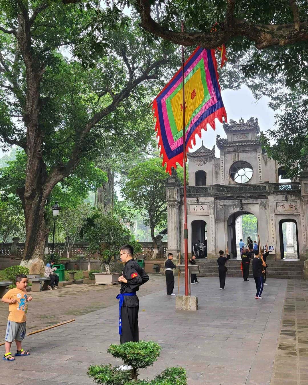 justfly den quan thanh hanoi