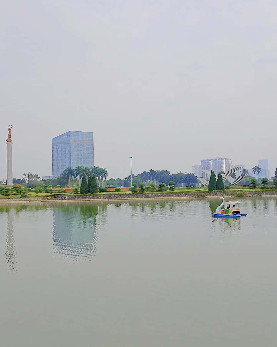 justfly cong vien hoa binh hanoi