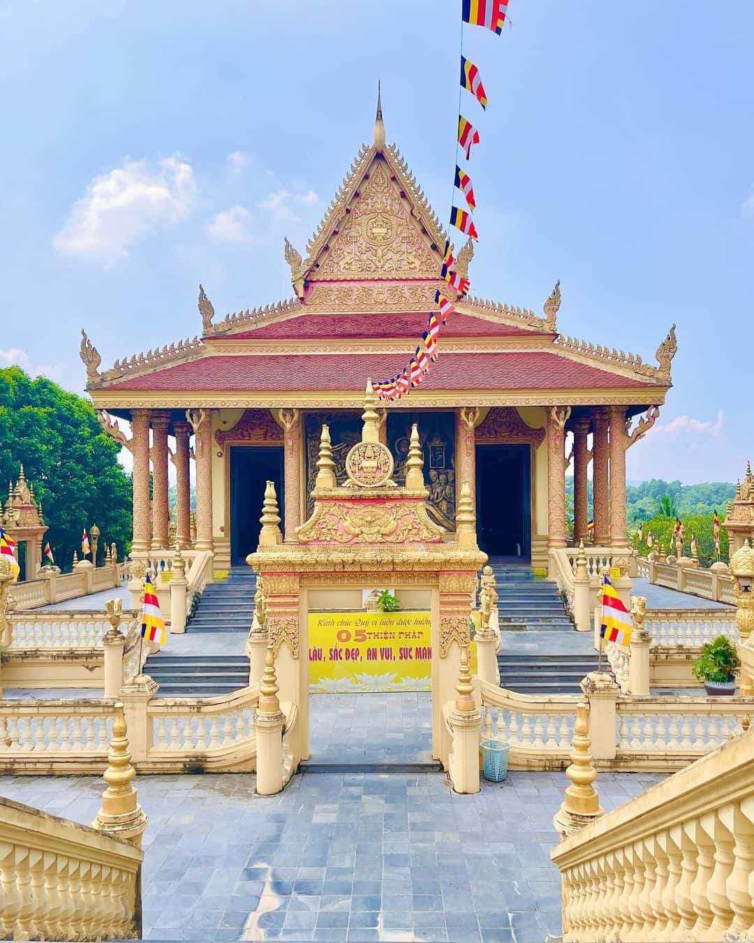 justfly lang van hoa du lich cac dan toc viet nam son tay hanoi