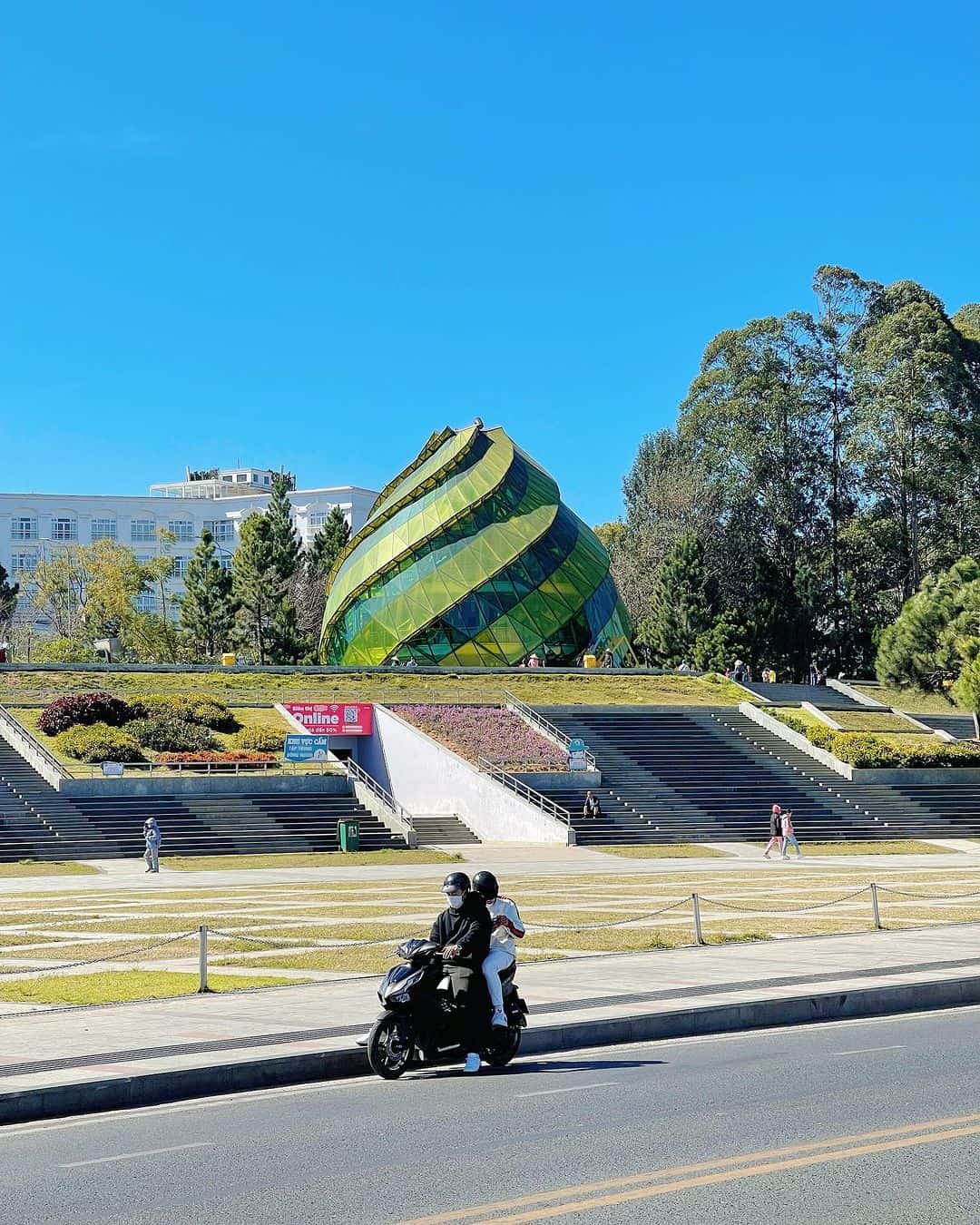 justfly quang truong lam vien da lat