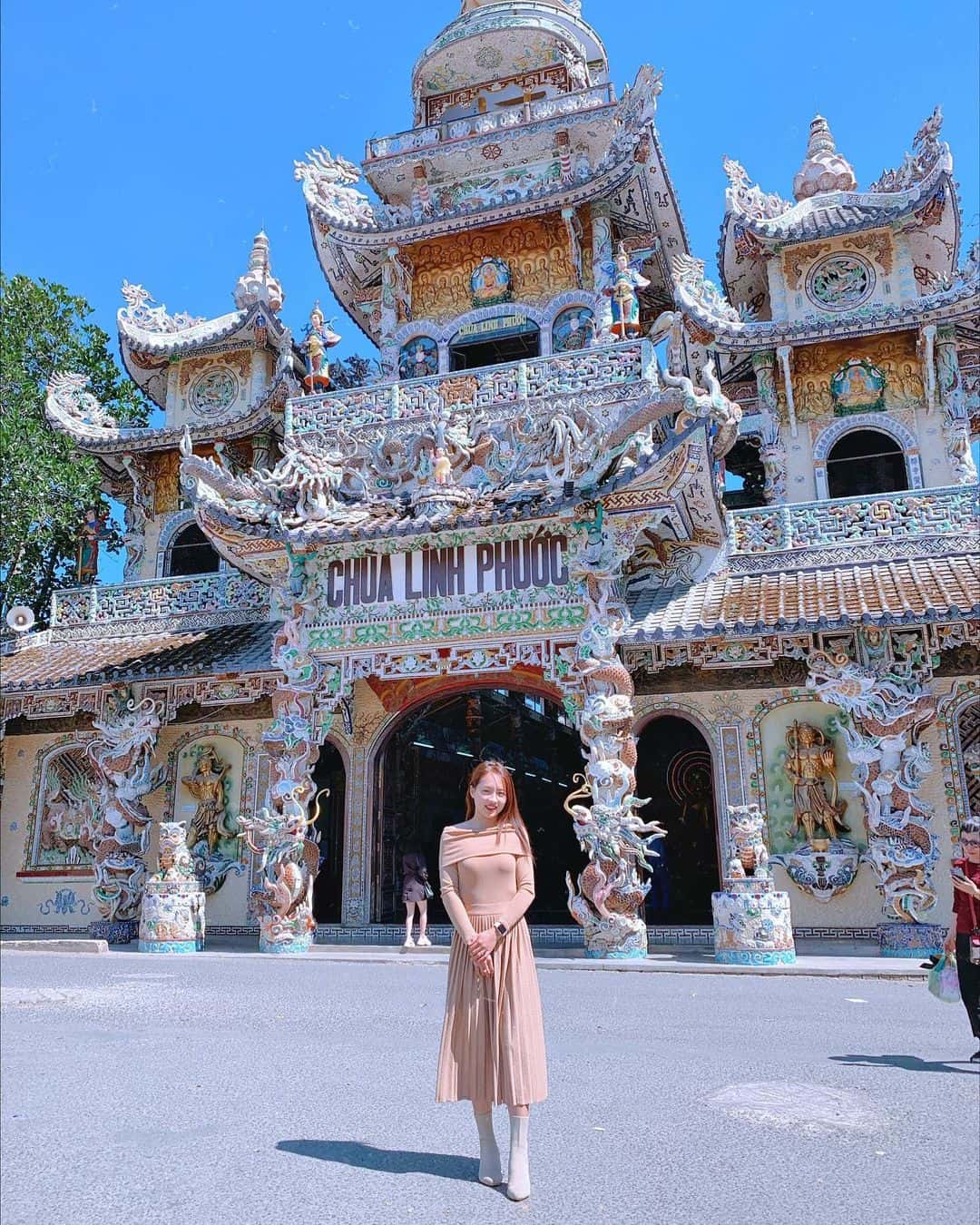 justfly chua linh phuoc chua ve chai da lat