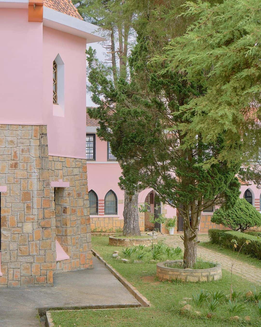 justfly nha tho Domaine De Marie da lat