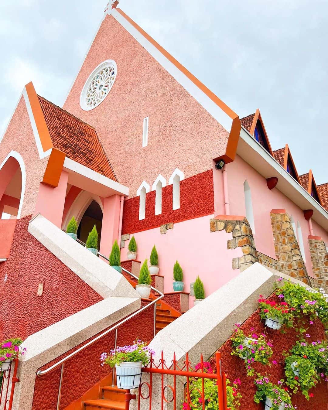 justfly nha tho Domaine De Marie da lat