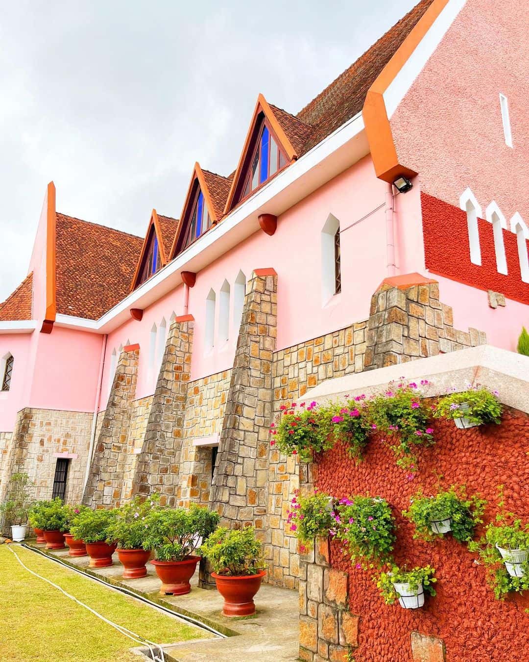 justfly nha tho Domaine De Marie da lat