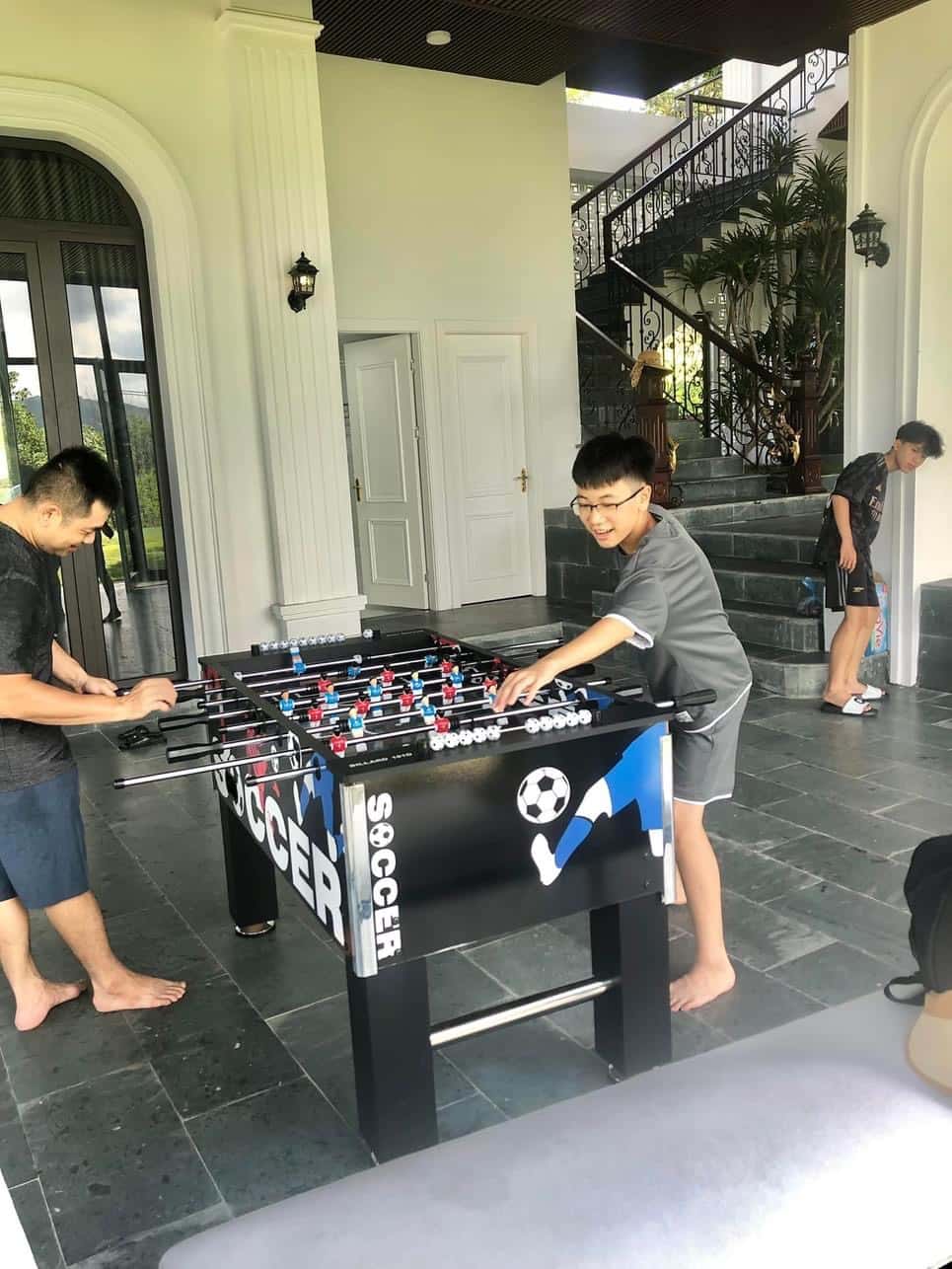 Pool table