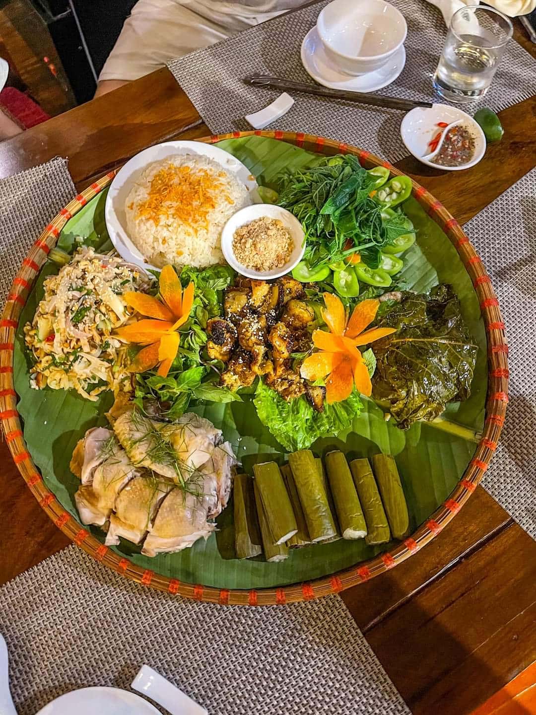 Dịch vụ ăn uống