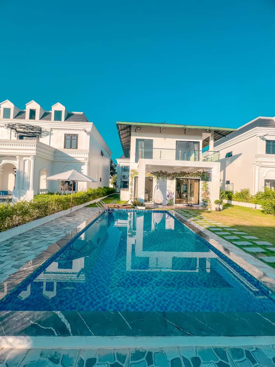 justfly biet thu hoa lan la saveur de hoa binh