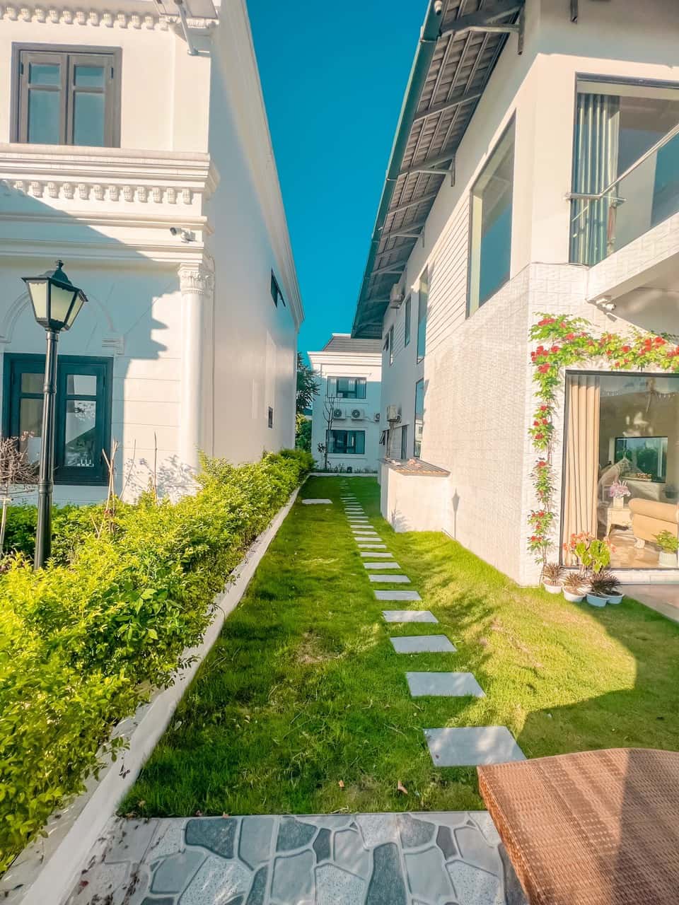 justfly biet thu hoa lan la saveur de hoa binh