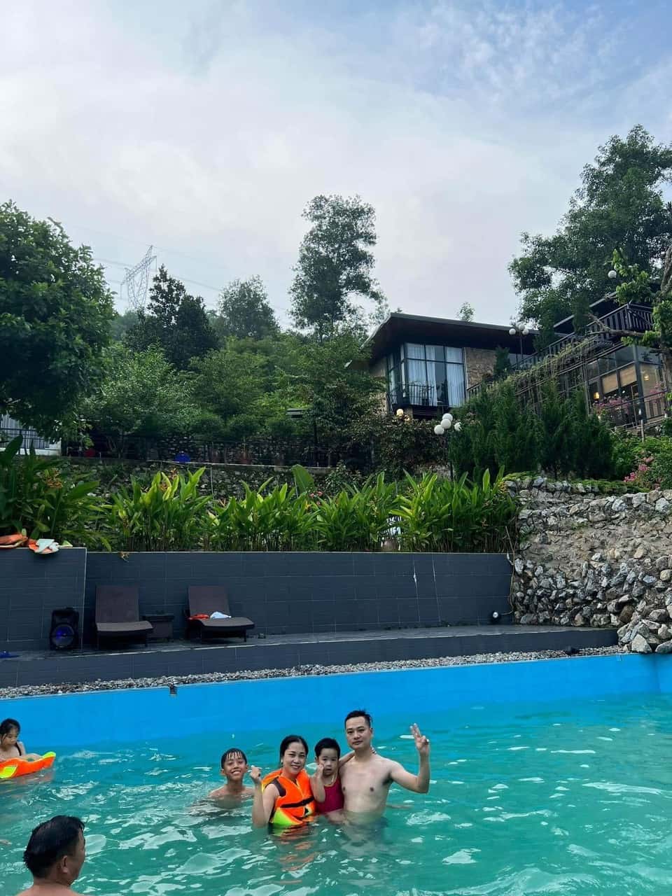 justfly an nhien garden hoa binh