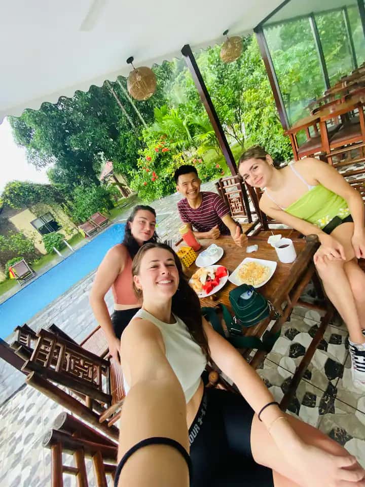 justfly trang an retreat phong giuong king view ho boi
