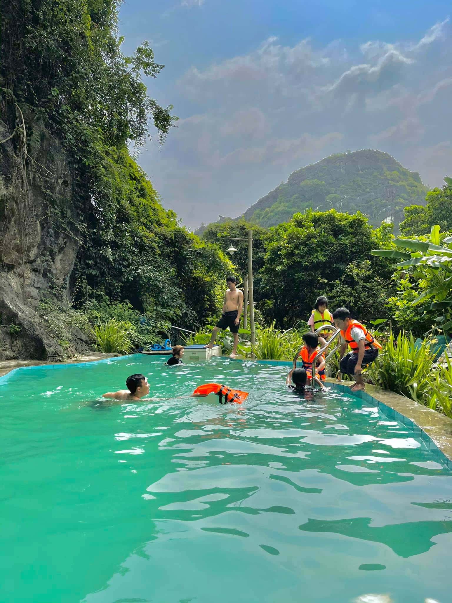 justfly trang an lamia bungalow ninh binh