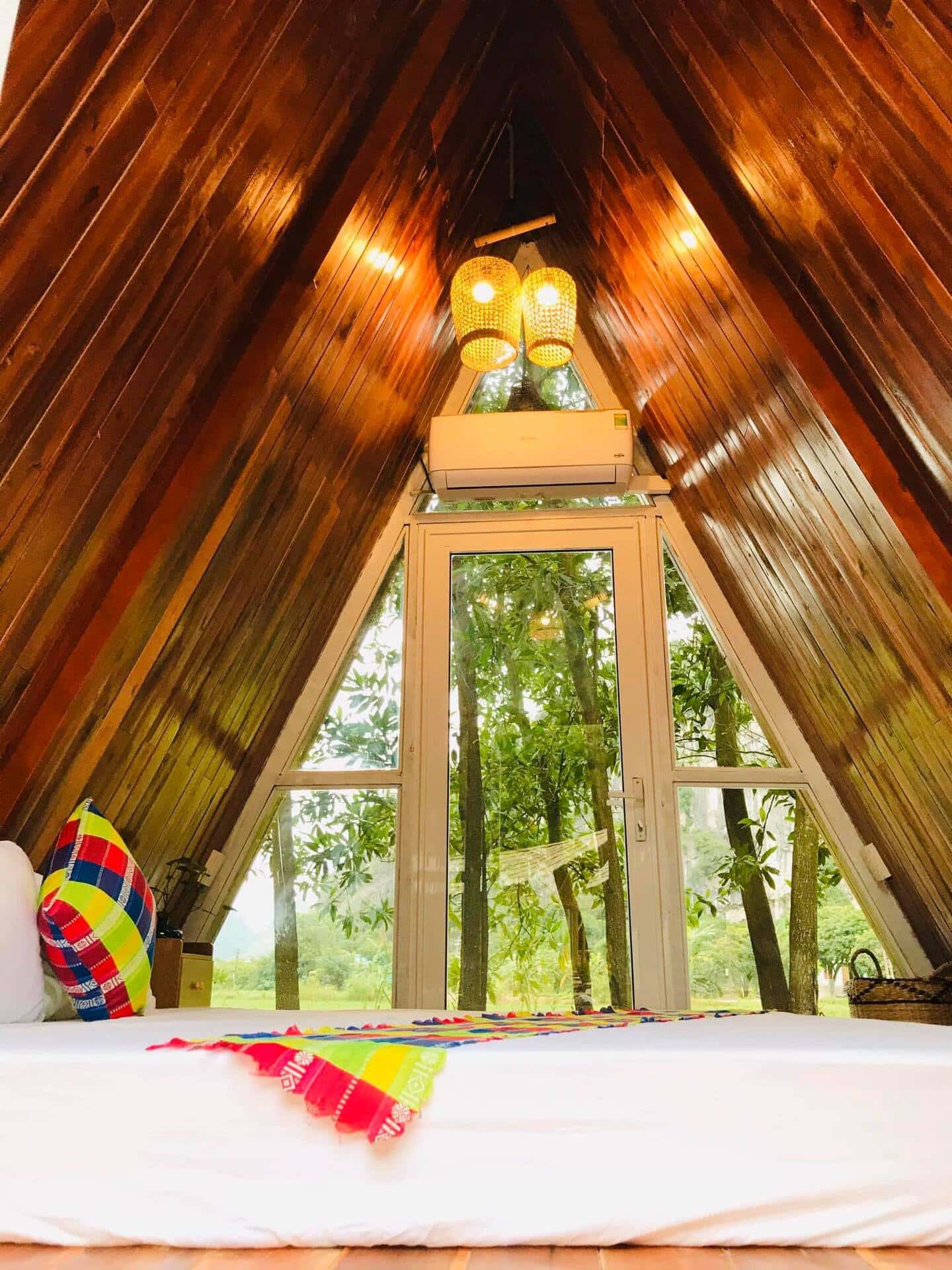 justfly trang an lamia bungalow triangle house couple ninh binh 