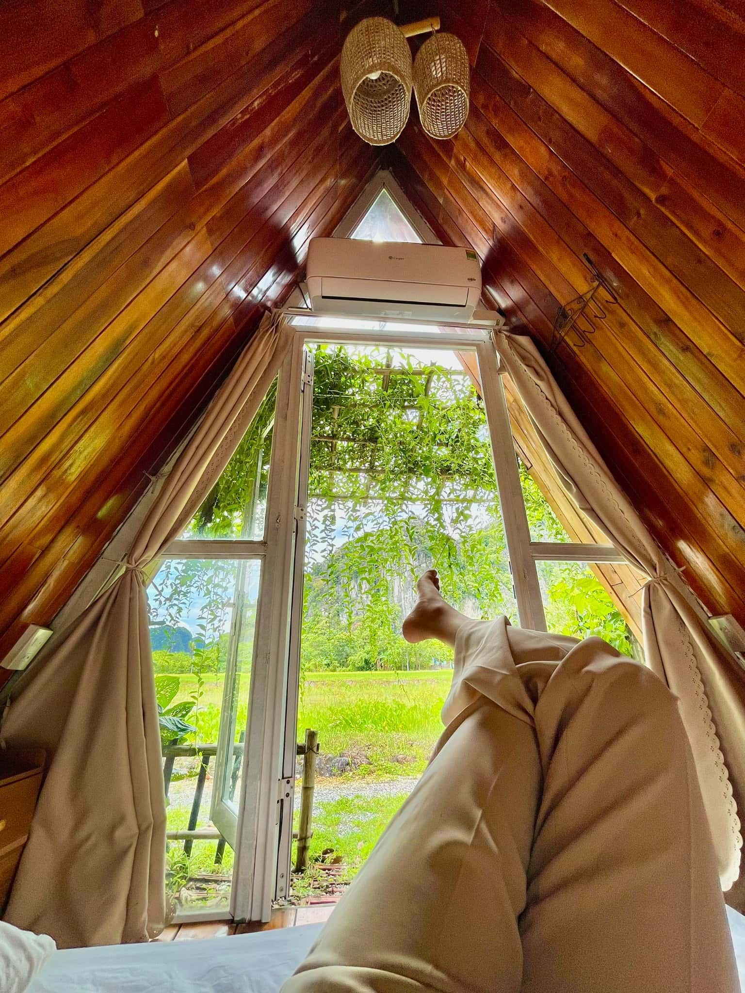 justfly trang an lamia bungalow triangle house couple ninh binh 