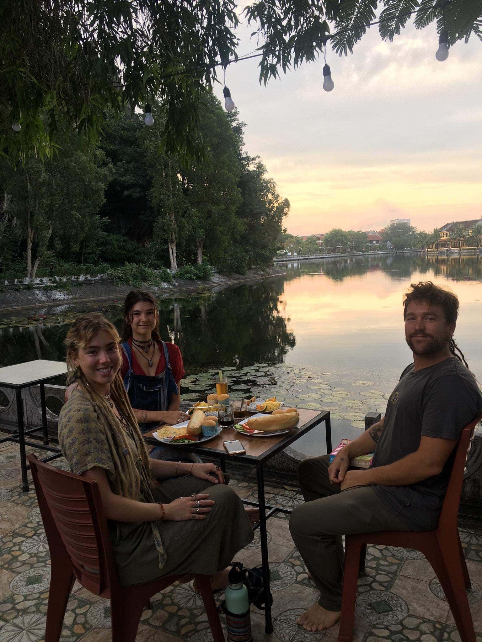 justfly tam coc lake view homestay ninh binh