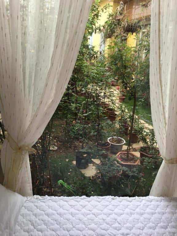 phong giuong king view vuong rose homestay ninh binh