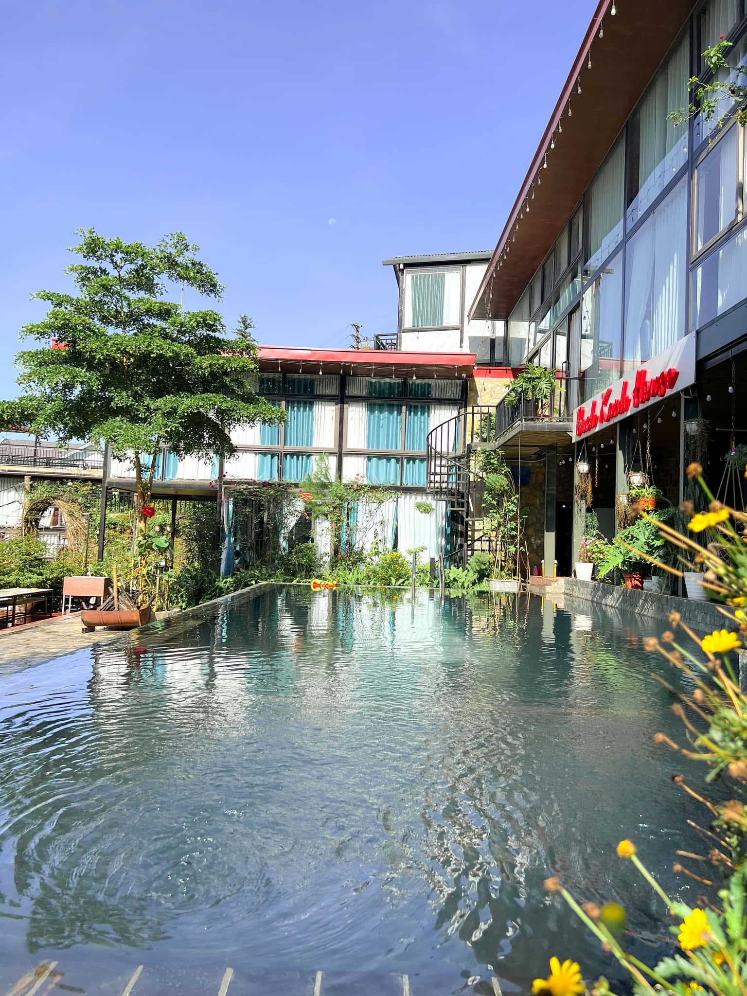 justfly khuon vien chung bach xanh house tam dao 