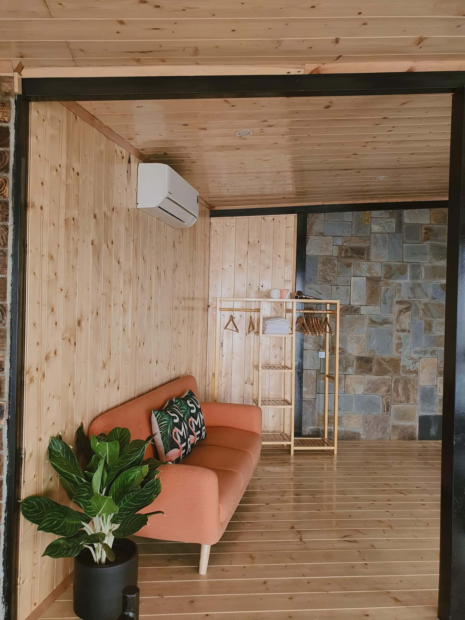 justfly nha go thong bach xanh house tam dao 