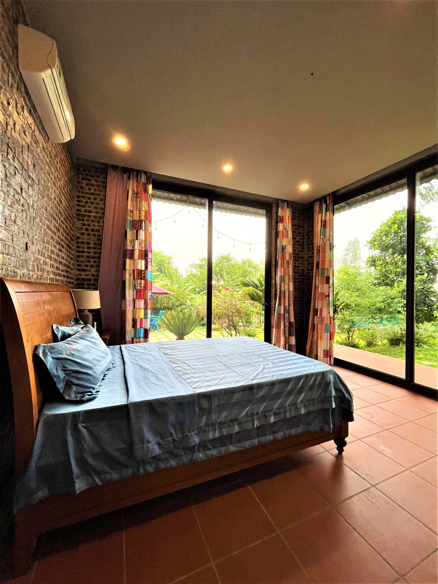 brick house tam dao