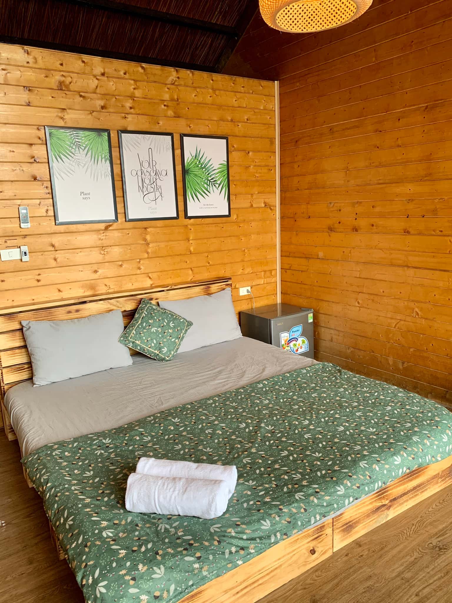 p212 nha 2 gian giuong luoi poko ecolodge tam dao