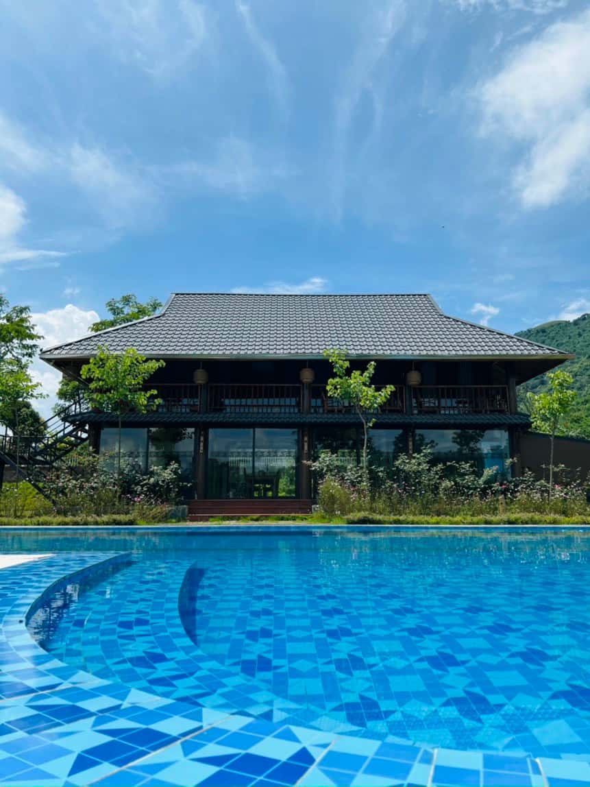 justfly nha san hoa ban homestay hoa binh