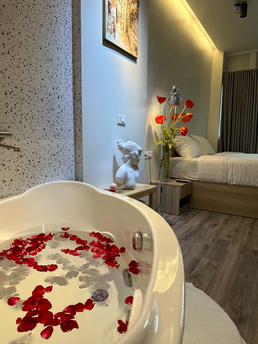 i701 luxury bathtube apartment ba dinh ha noi