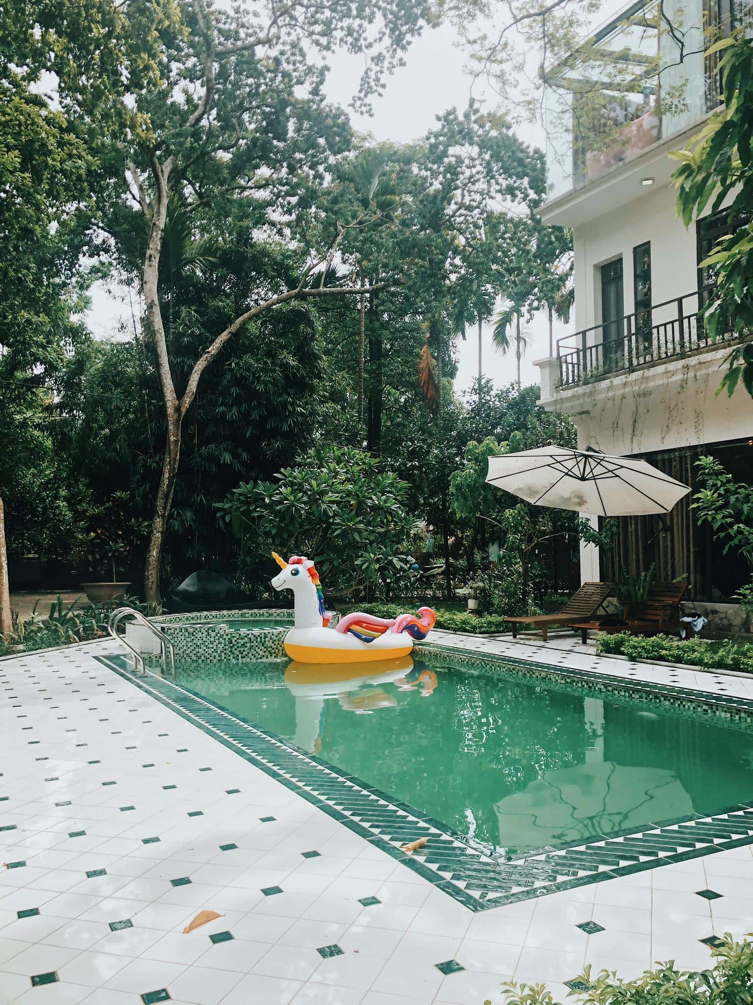 justfly white house villa by de vuz hoa binh
