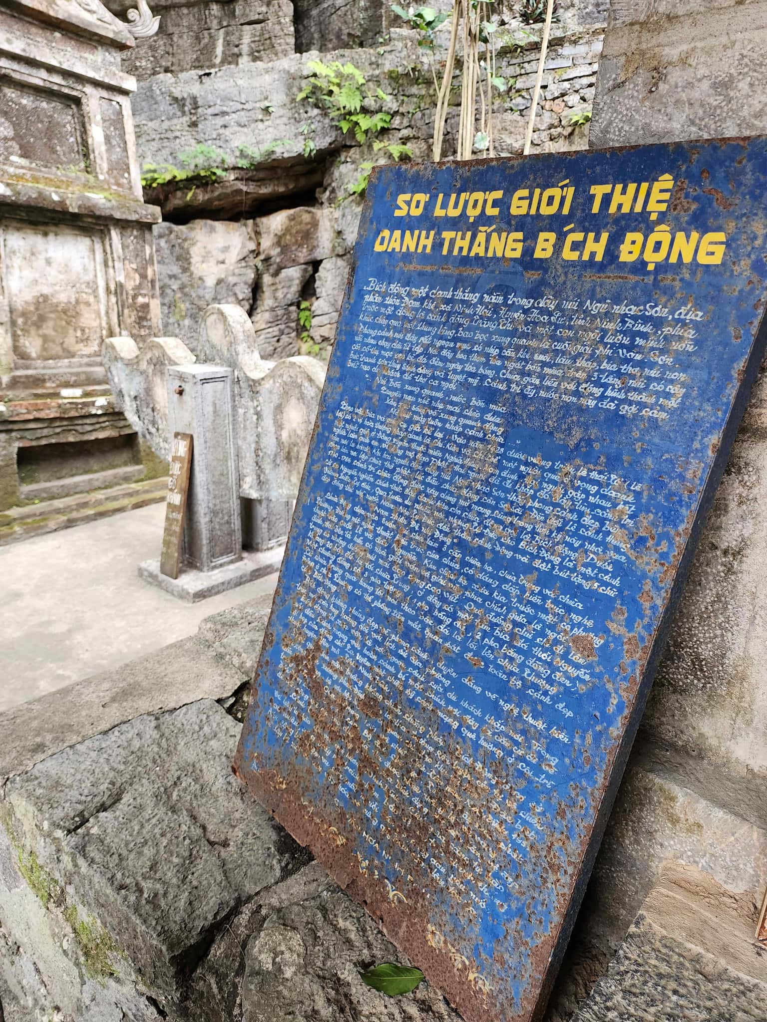 justfly chua bich dong ninh binh