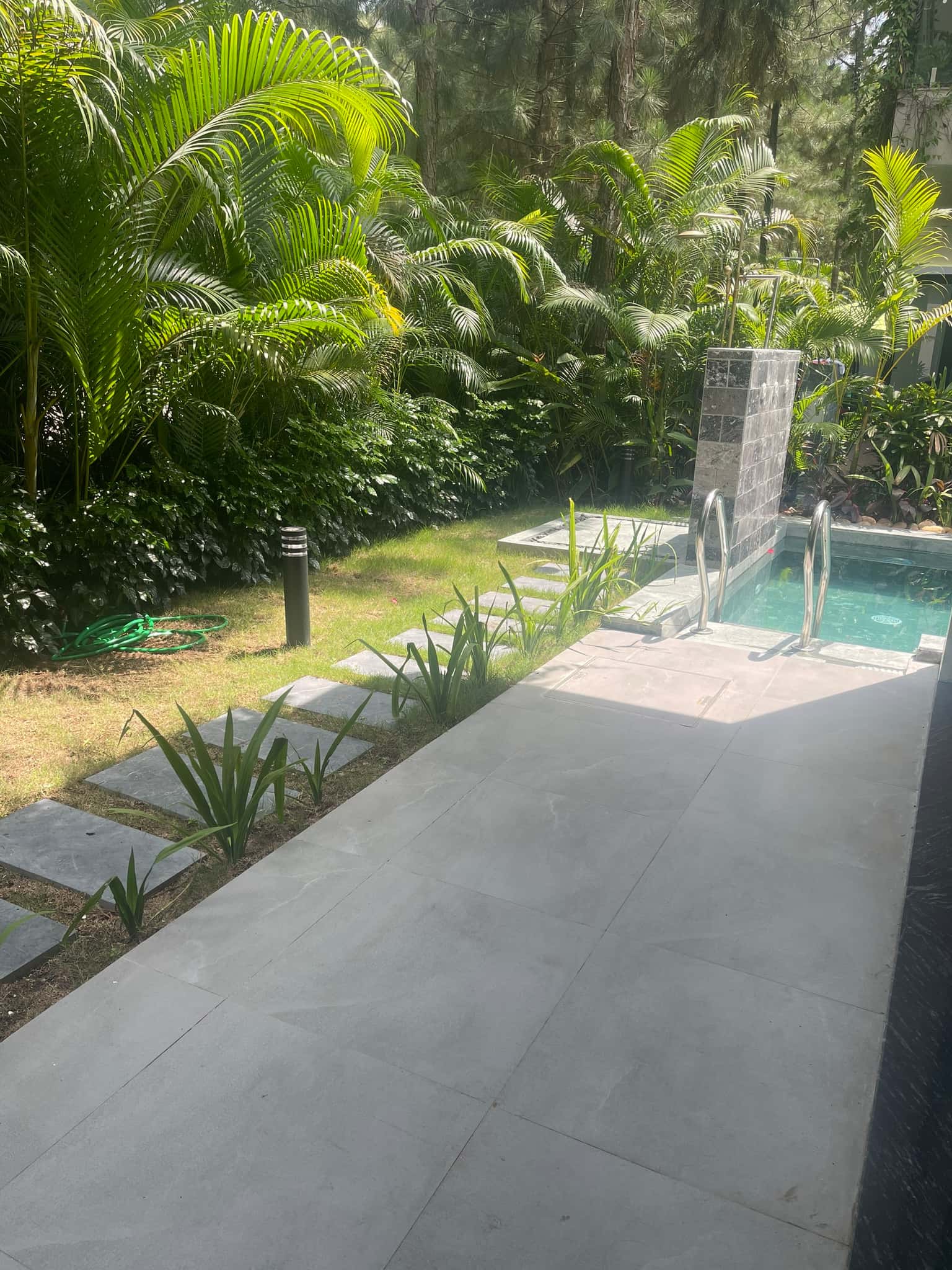 Vòi tắm tráng ngoài trời