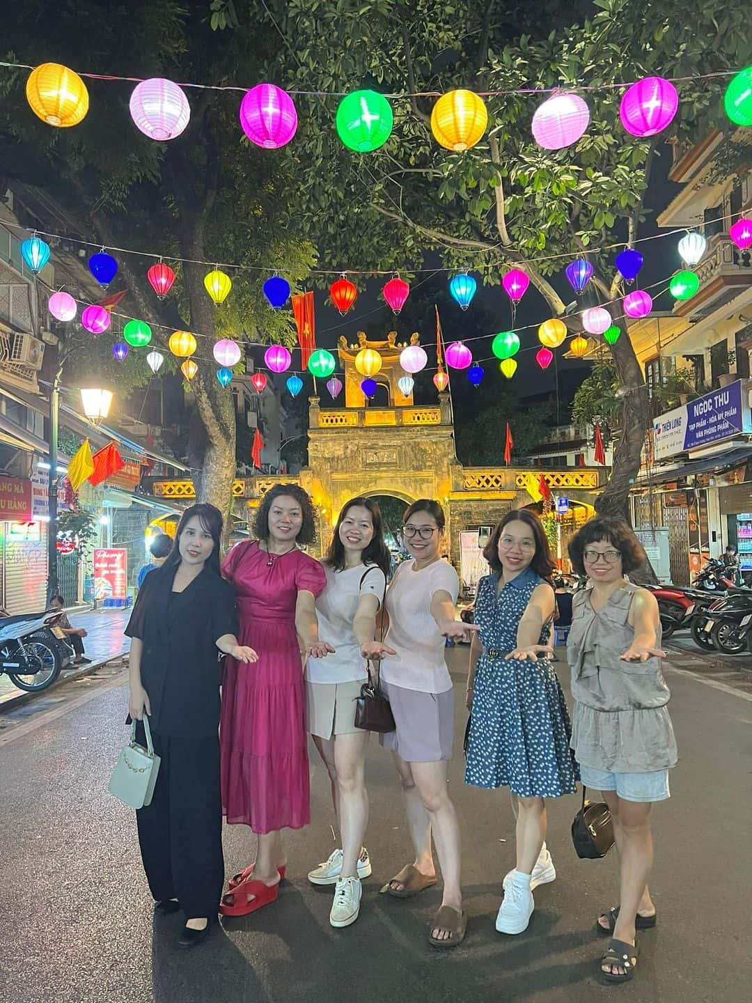 justfly o quan chuong hanoi