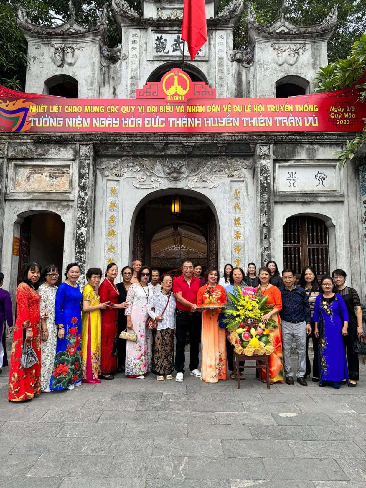 justfly den quan thanh hanoi