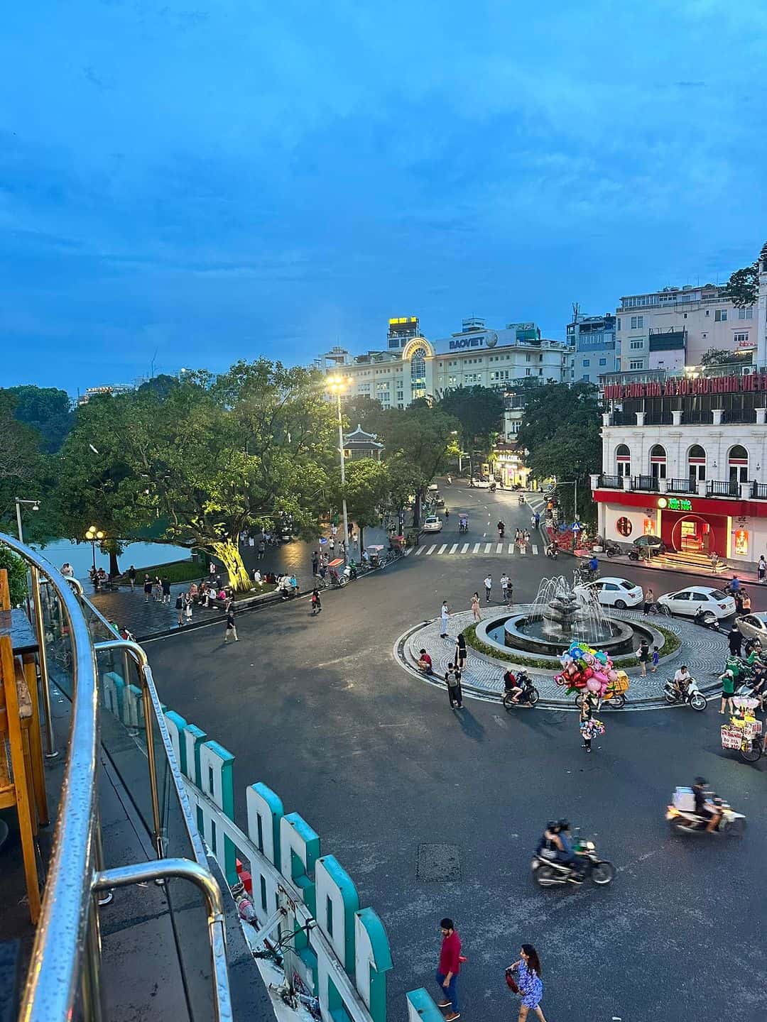 justfly quang truong dong kinh nghia thuc hanoi